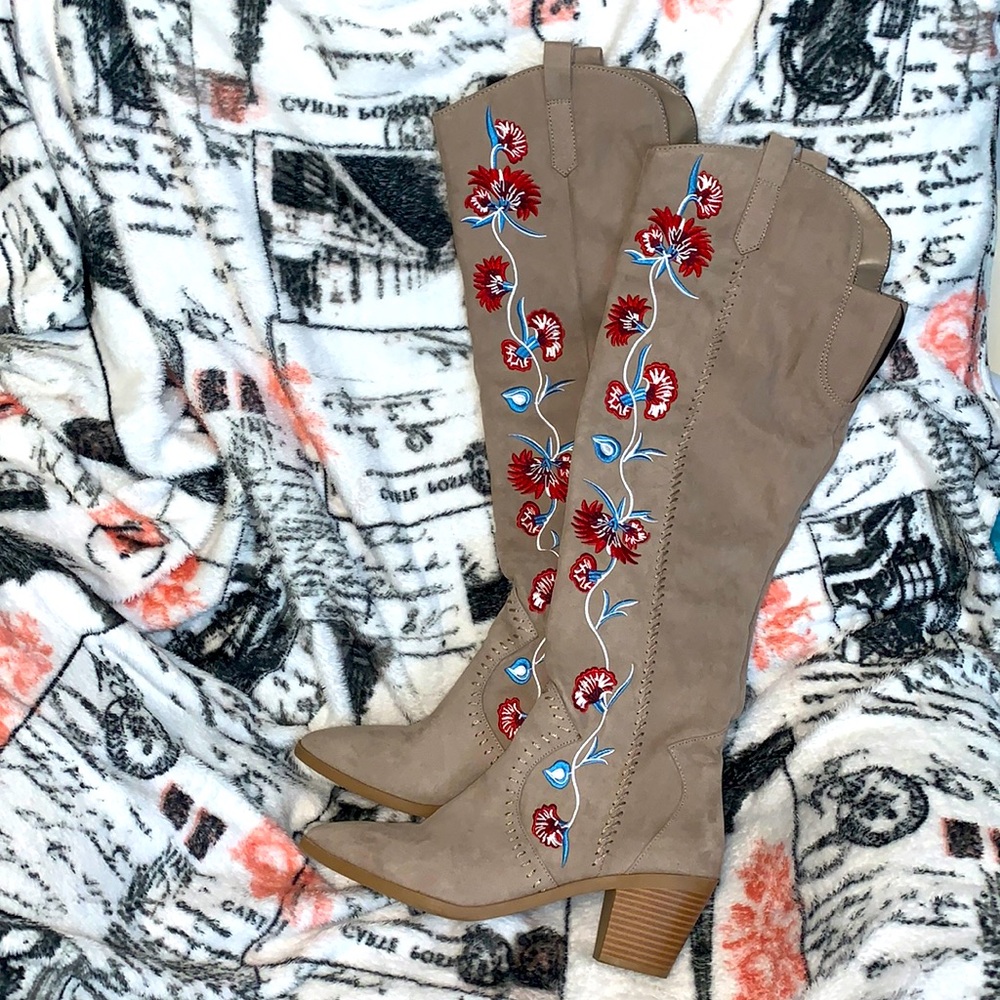 CARLOS SANTANA OTK TAN ALEXIA BOOTS SZ 8.5